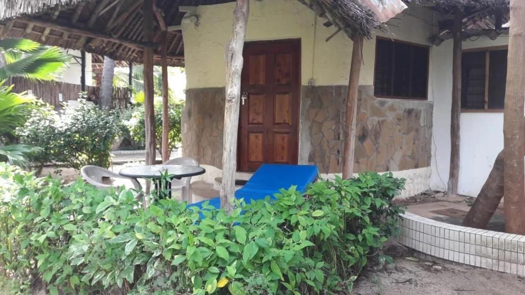 The New Big Tree Beach Resort Mombasa Luaran gambar